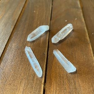 Raw clear quartz